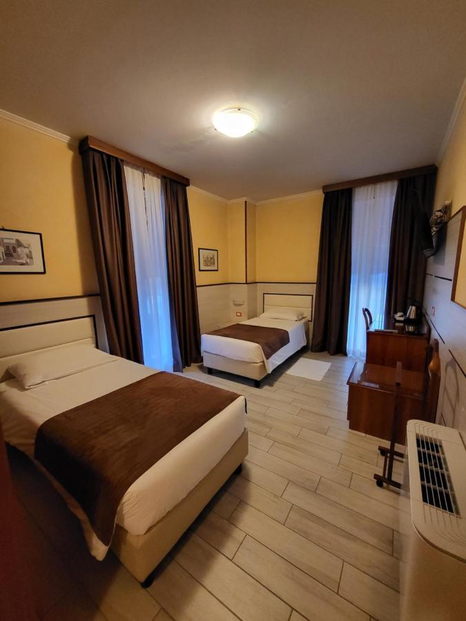 Hotel Lenotel Екстер'єр фото