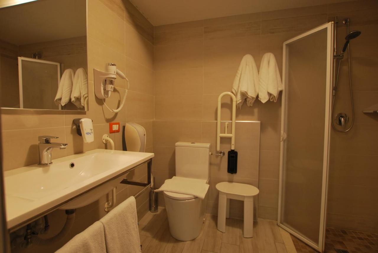 Hotel Lenotel Екстер'єр фото