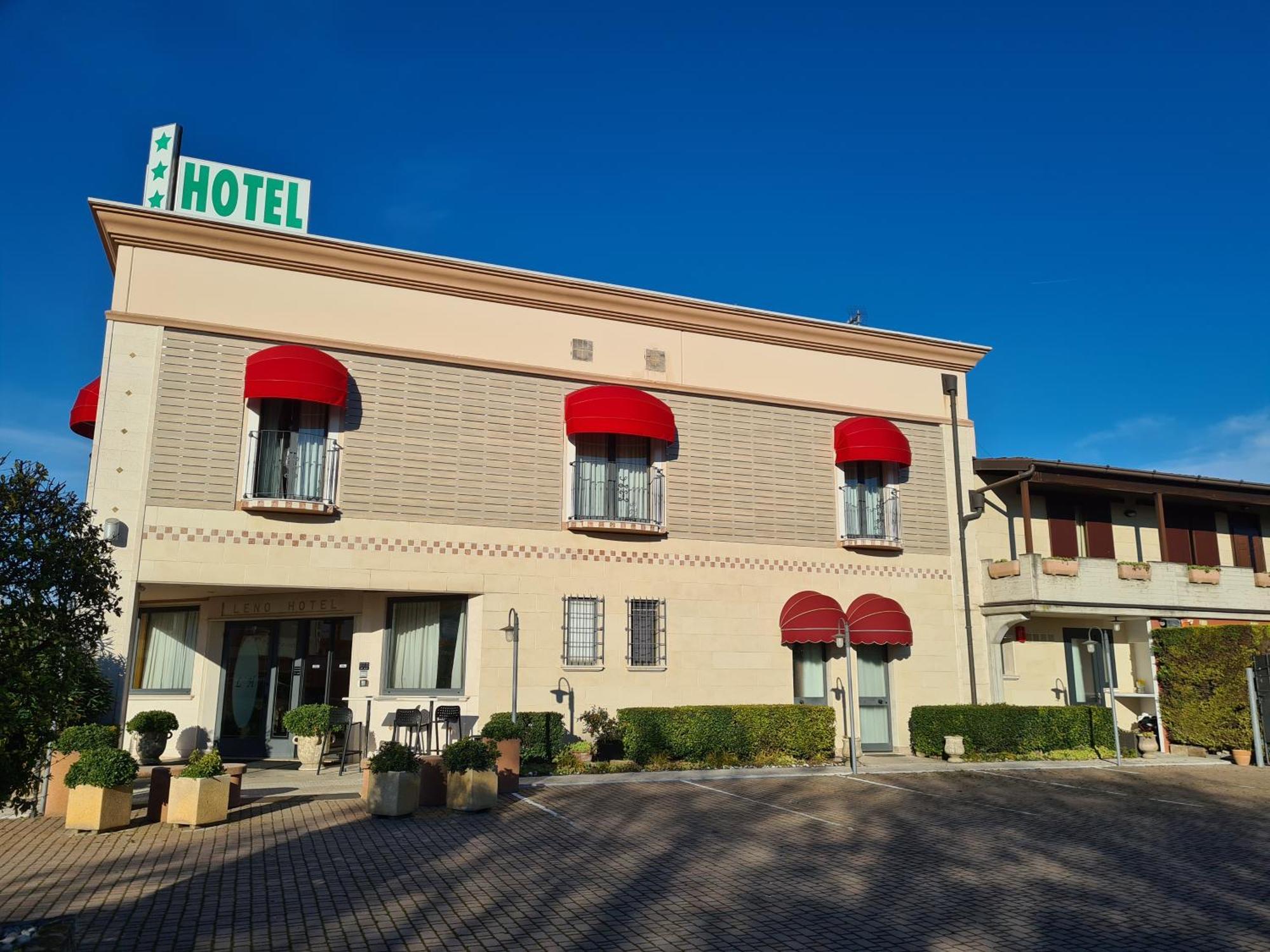 Hotel Lenotel Екстер'єр фото