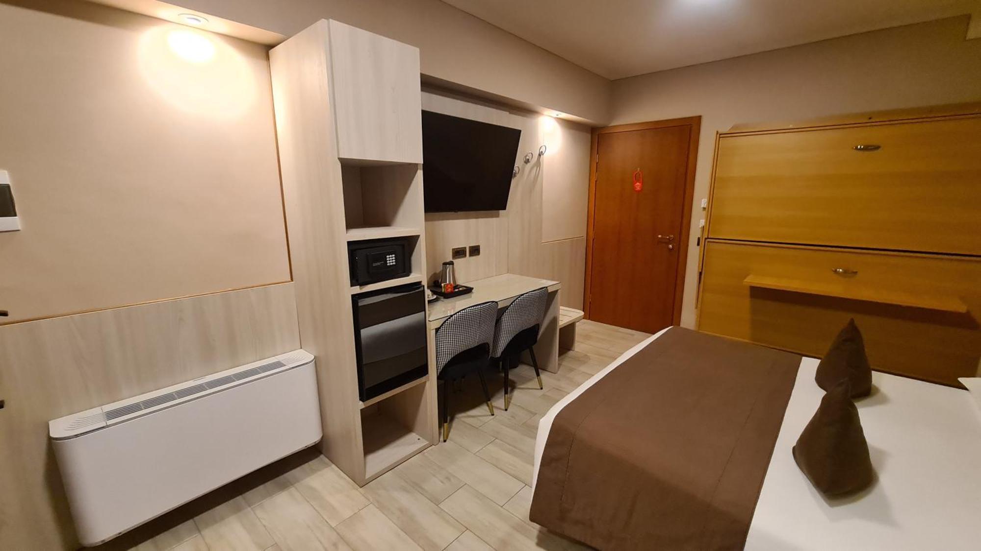 Hotel Lenotel Екстер'єр фото